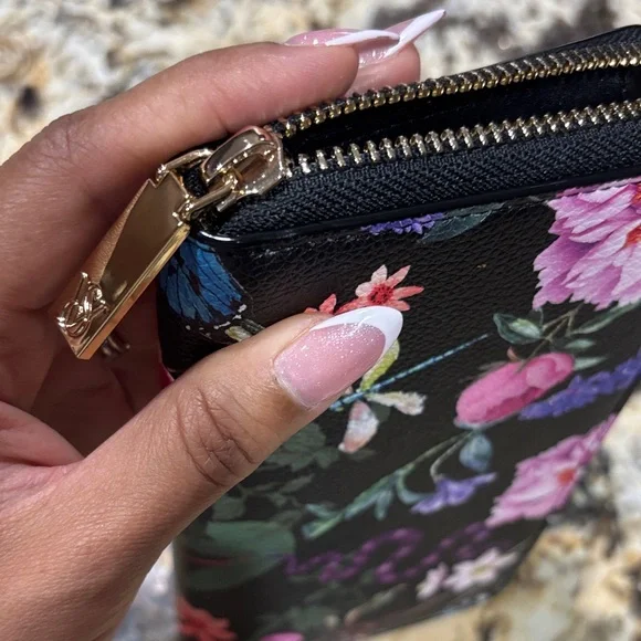 Victoria's Secret Floral Black Wallet - Picture 2 of 6